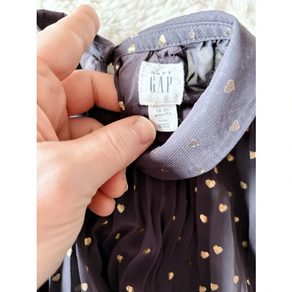 Moving Sale! EUC baby GAP 🩶 Foil Heart Dress Lined 18-24 Months